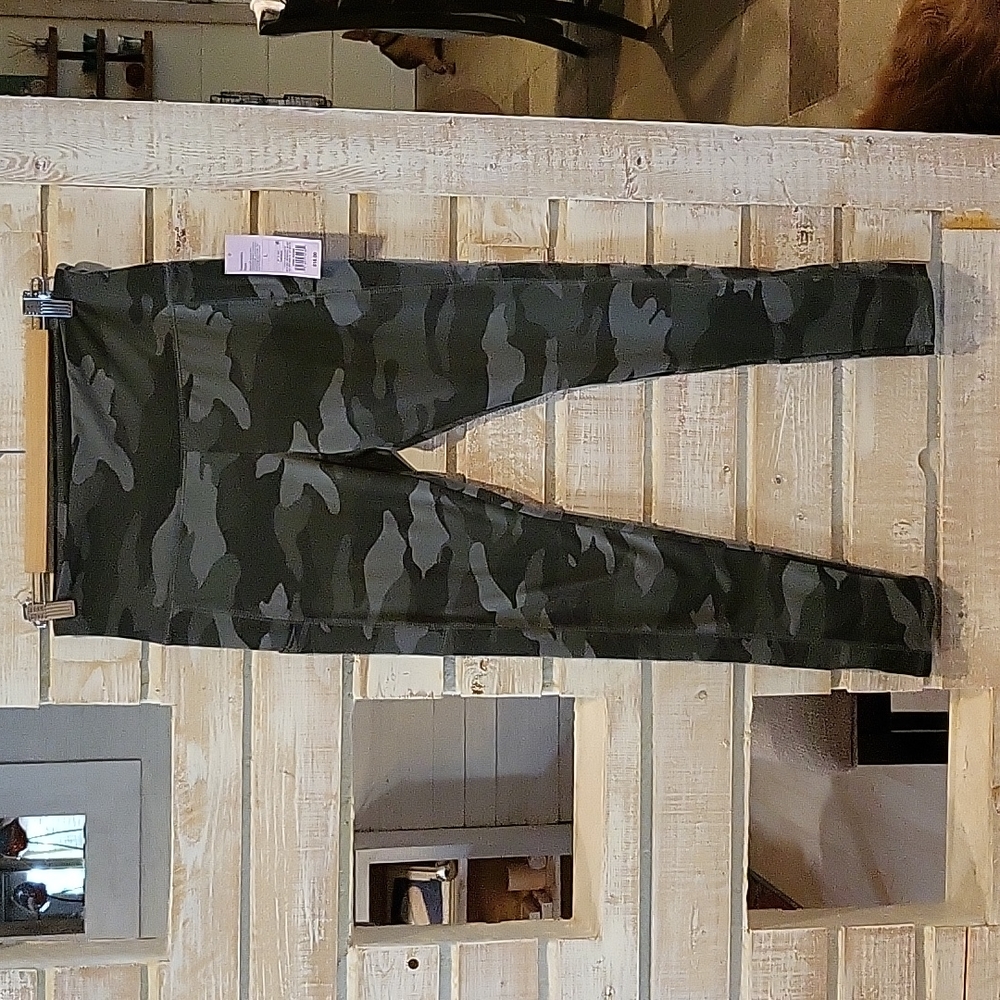 NWT camouflage leggings